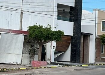 Aseguran vehículo en la colonia Díaz Ordaz en Culiacán tras ataque armado