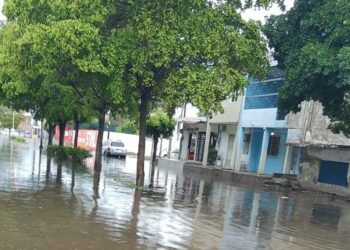 Gobiernos van y vienen y la Sánchez Celis se sigue inundando”, acusan tras lluvias de ayer en Mazatlán