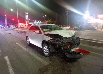 Muere motociclista al ser embestido en el Libramiento Colosio y Santa Rosa en Mazatlán