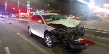 Muere motociclista al ser embestido en el Libramiento Colosio y Santa Rosa en Mazatlán