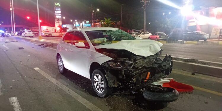 Muere motociclista al ser embestido en el Libramiento Colosio y Santa Rosa en Mazatlán