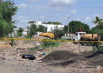 Localizan a hombre sin vida envuelta en plástico en la colonia Alto Bachigualato, Culiacán