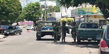 Privan de la libertad a cinco integrantes de una familia en Villas del Real, en Culiacán