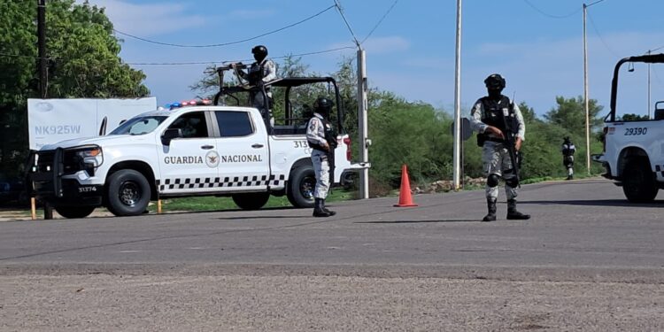 Se enfrentan elementos del Ejército Mexicano y civiles armados en El Caimancito, Navolato