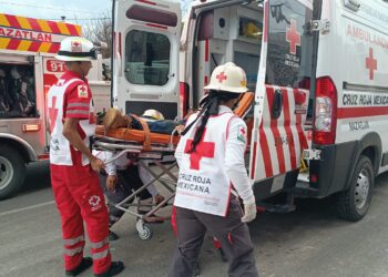 Trabajador cae dos pisos y se encaja una varilla en torre en construcción de la Avenida del Mar