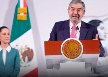 “Juan Ramón de la Fuente hace un gran trabajo en SRE”: Sheinbaum