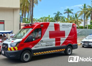 Turista es atropellada en Mazatlán; conductor intentaba dar vuelta en “U”