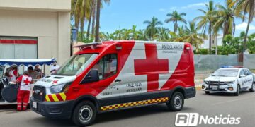 Turista es atropellada en Mazatlán; conductor intentaba dar vuelta en “U”