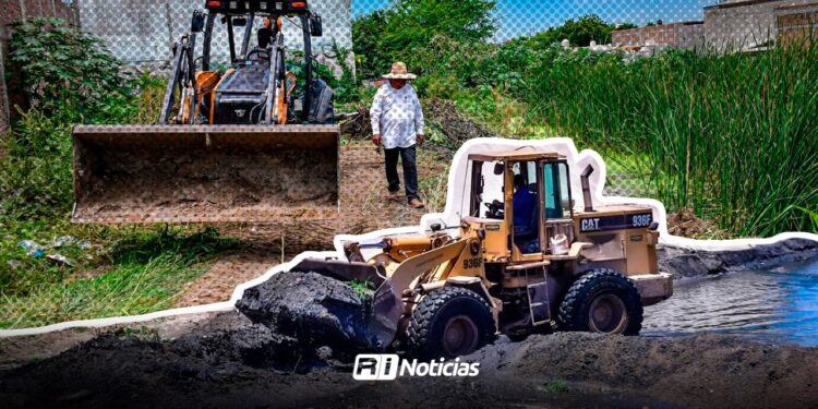 Van 57 kilómetros de canales pluviales desazolvados en Mazatlán