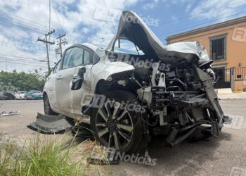 Mujer embarazada resulta lesionada en choque vial en Mazatlán