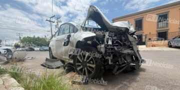 Mujer embarazada resulta lesionada en choque vial en Mazatlán
