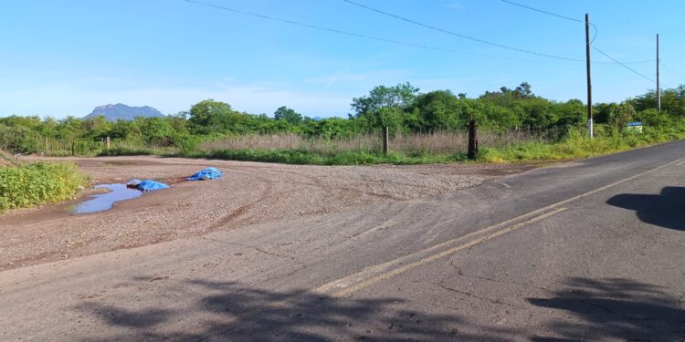 Hallan a dos hombres ejecutados a balazos en la colonia Loma de Rodriguera, en Culiacán