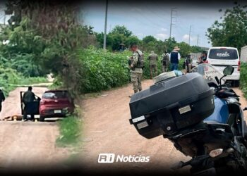 Asesinan a ex policía municipal junto a un vehículo en Punta Azul, Culiacán
