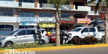 Detiene Guardia Nacional a un hombre armado en un vehículo en Mazatlán