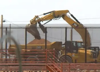 EE.UU. construye nuevo muro fronterizo secundario entre Nuevo México y Ciudad Juárez || VIDEO