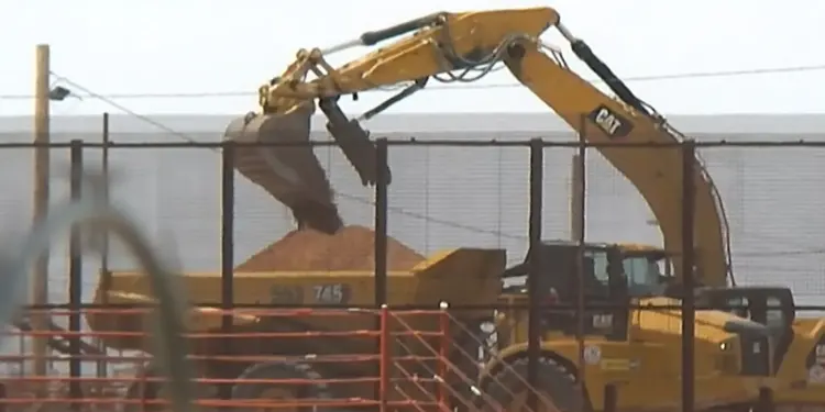 EE.UU. construye nuevo muro fronterizo secundario entre Nuevo México y Ciudad Juárez || VIDEO
