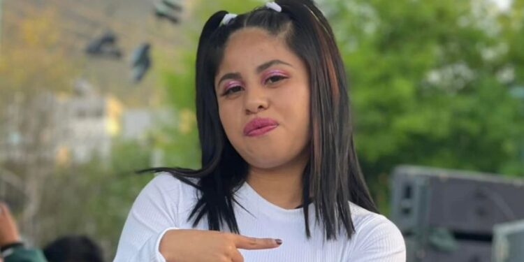 Lupita TikTok reaparece en redes tras la muerte de su hija; se paseó con misterioso galán, ¿estrena romance?