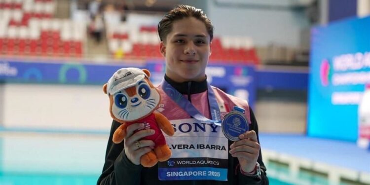 Sheinbaum felicita a clavadistas mexicanos por actuación en Mundial de Singapur 2025