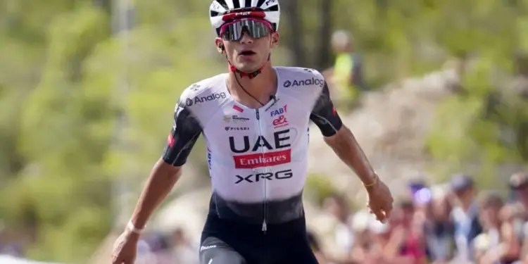 Un imponente Isaac del Toro gana la Clàssica de les Terres de l’Ebre 2025