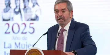 Canciller De la Fuente presenta nuevo modelo de atención consular, ¿en qué consiste?