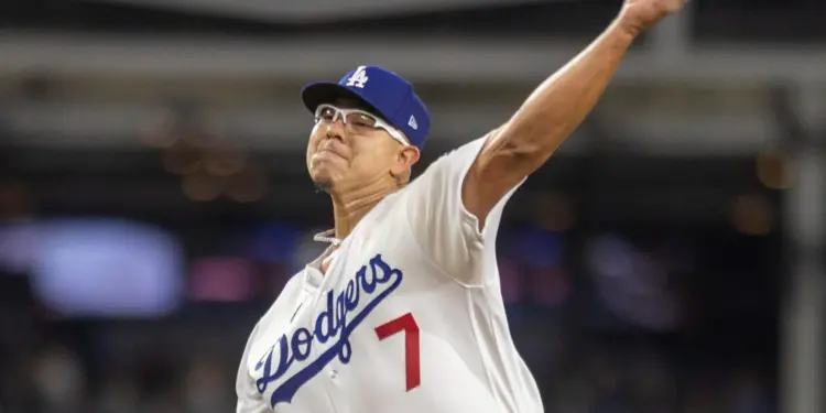 Mexicano Julio Urías busca volver a la MLB tras cumplir sanción por violencia doméstica