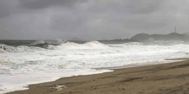 Alerta de tsunami en México: Sheinbaum detalla saldo en el Pacífico