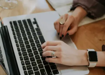 Publican en el DOF lineamientos generales para la expedición de visas electrónicas