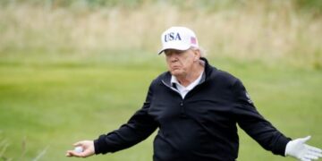 Apagan ‘chispa’ de guerra comercial: Trump llega a acuerdo de 15% de aranceles con la Unión Europea