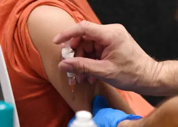 Kershenobich afirma que brote de sarampión está contenido; prevé cero casos en noviembre