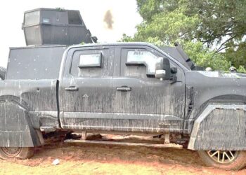 Aseguran vehículo tipo “monstruo”, armas y tres civiles en El Rosario