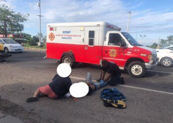 Motociclista resulta lesionado tras choque contra automóvil en la Carretera Internacional en Mazatlán