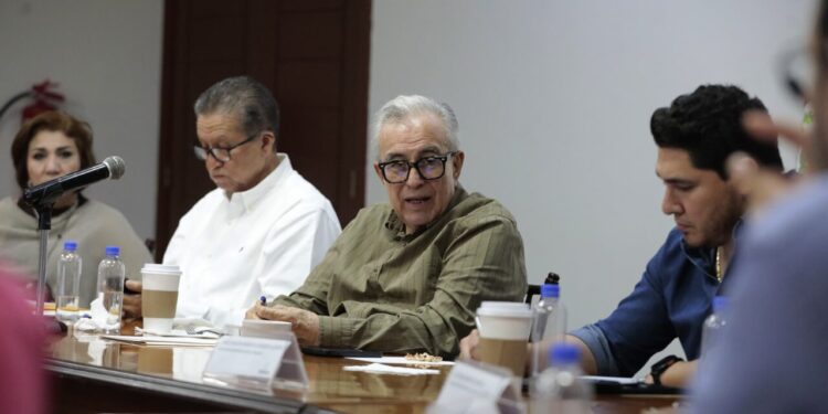 Gobernador Rocha encabeza reunión con gabinete estatal para iniciar la revisión de avances rumbo al 4to. Informe de gobierno