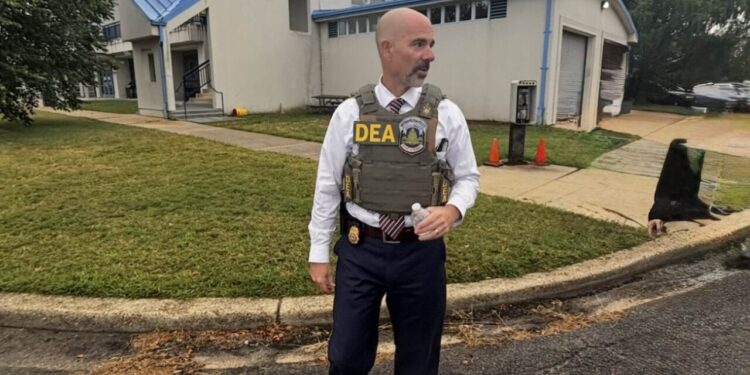 Director de la DEA elogia la “Disposición sin precedentes” de México a cooperar con EEUU