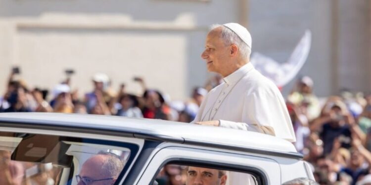 El Papa León XIV canta el Cielito Lindo en Plaza San Pedro ante fieles y visitantes