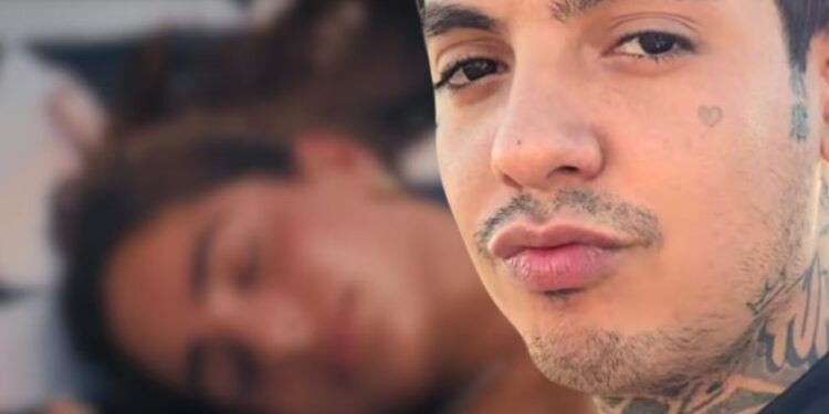 Mar de Regil, hija de Bárbara de Regil, protagoniza el nuevo video de Natanael Cano: “Perlas Negras”