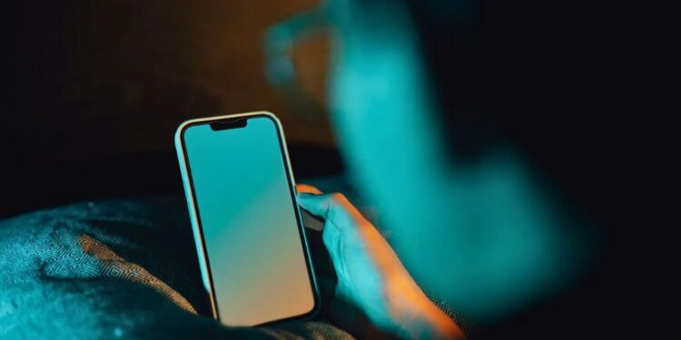 El exceso de tiempo ante pantallas amenaza la salud cardiaca de jóvenes