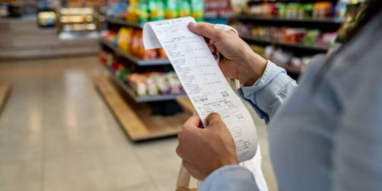 “Ya no alcanza para nada” Inflación en México llega a su nivel más bajo desde 2020, pero familias no lo sienten en el bolsillo