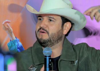 Edén Muñoz pospone parte de su gira por retrasos en trámites de visa