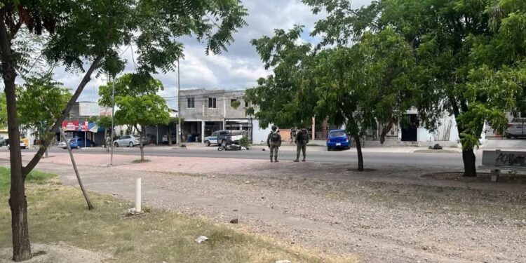 Tras persecución ejecutan a motociclista en la colonia Nakayama en Culiacán