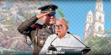 Rocha Moya felicita al General Porfirio Fuentes por su servicio en Sinaloa