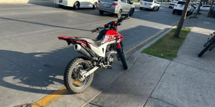 Marina recupera motocicleta robada en Mazatlán