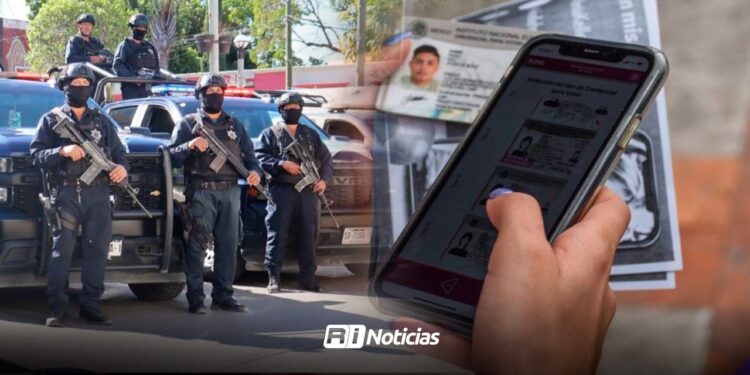 ¿Policías le toman fotos a tu INE? Usuarios en redes sociales denuncias esta practica