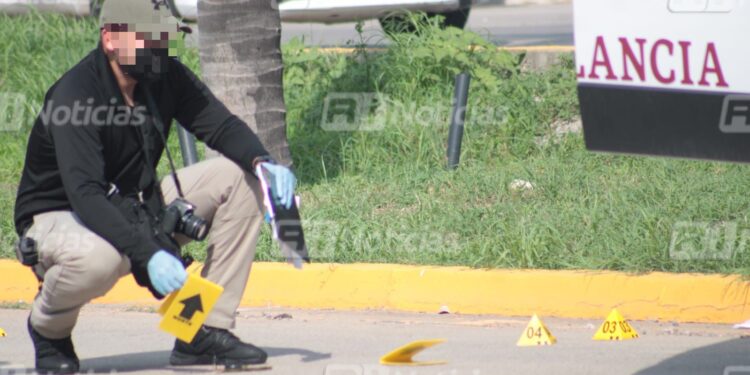 Hombres armados interceptan ambulancia y ” levantan” a paciente en Mazatlán