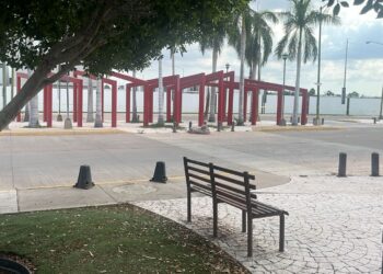 Encobijado y amarrado localizan un cuerpo en el sector La Conquista, en Culiacán