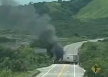 Confirma SSPE despojo de vehículos de carga y bloqueos en Escuinapa