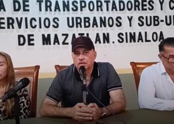 Transportistas de la Alianza de Camiones protestan por entrega de rutas a Águilas del Pacífico