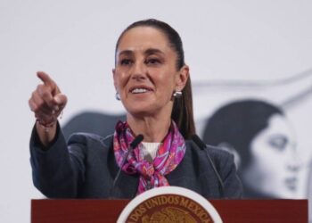 Sheinbaum pide a morenistas “tener los pies en la tierra” y servir al pueblo de México