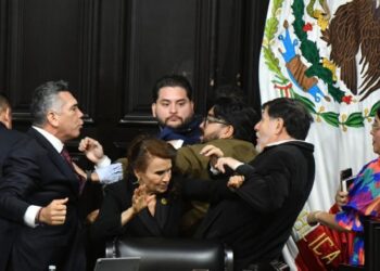 Del “escupiré en tu tumba” al “te estoy pidiendo la palabra”, así han sido las confrontaciones legislativas