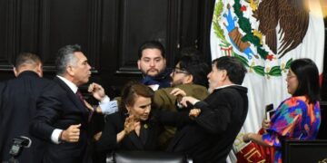 Del “escupiré en tu tumba” al “te estoy pidiendo la palabra”, así han sido las confrontaciones legislativas