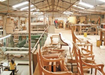 Trump promete aranceles a importaciones de muebles desde todo el mundo